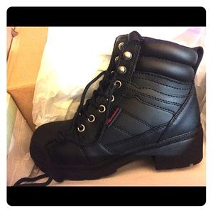 Brand new size 6 Milwaukee motorcycle boots